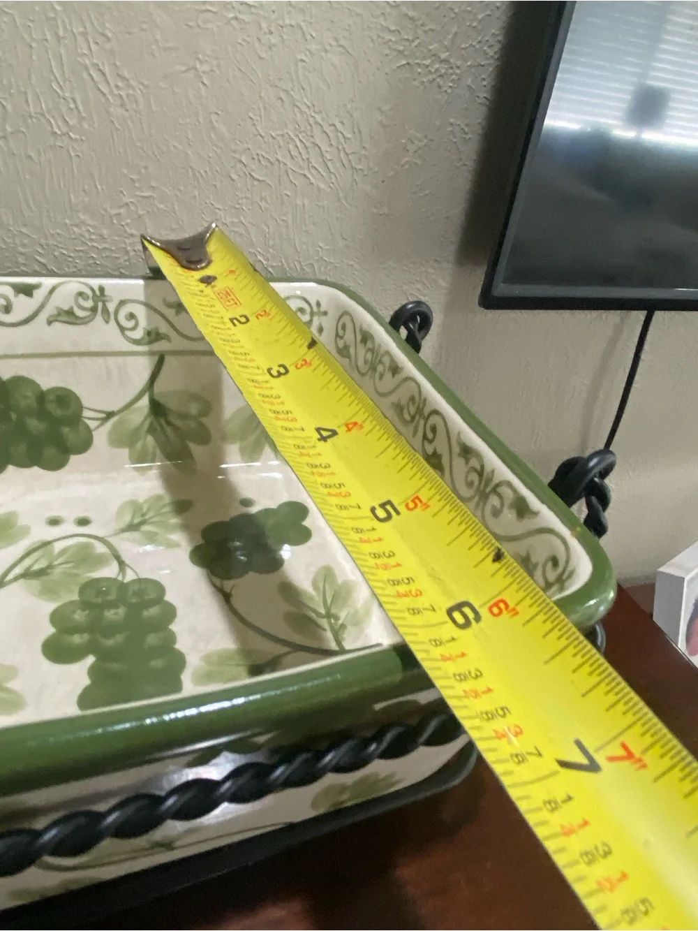 Temptations by Tara, Vineyard Green Square Baker W/ Black Wire Serving Rack 1 QT